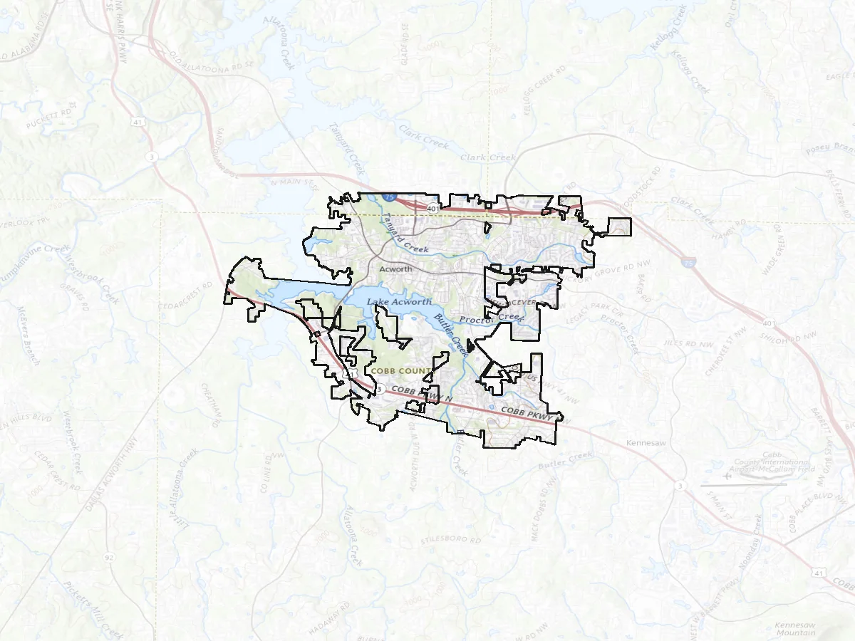 Topographic map of Acworth, with the ragged city limits outlined against Lake Acworth and Lake Allatoona to the north west and Kennesaw to the south east.